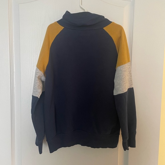 Boy size 6-8 H&M lightweight sweatshirt - Picture 3 of 5